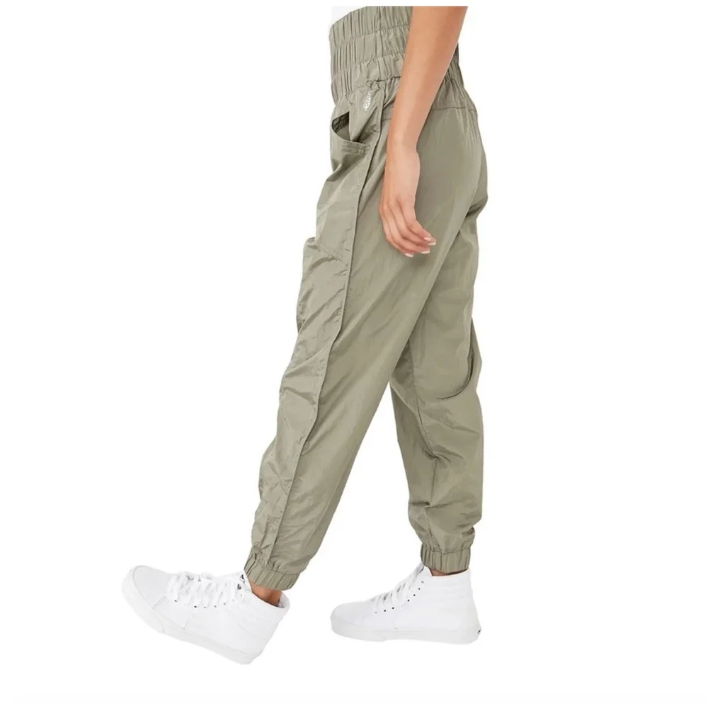 Free People Movement The Way Home Joggers in Green Herbalicious Womens MED NWOT